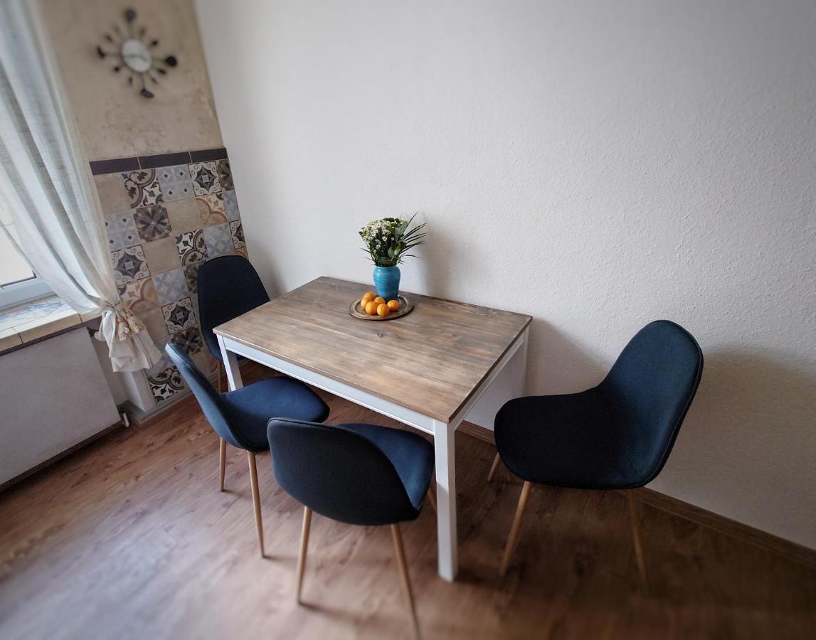 Flat In Neo Country Style Aus Gruenderzeit Bis 6 Person Appartement Leipzig