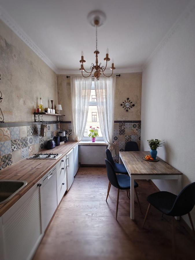 Apartment Flat In Neo Country Style Aus Gründerzeit Bis 6 Person *