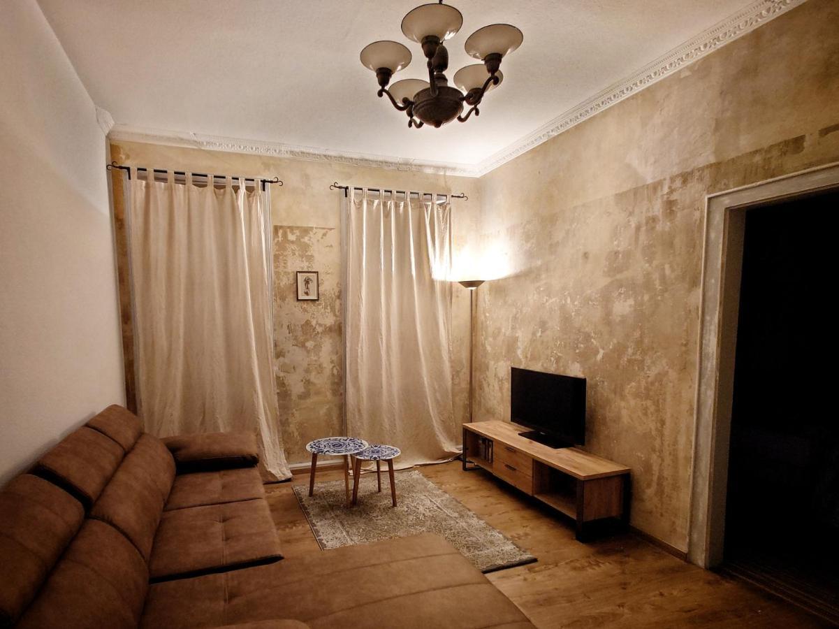 Flat In Neo Country Style Aus Gründerzeit Bis 6 Person Leipzig